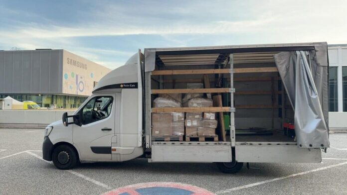 VANonsite van half-packed in part-load shipping